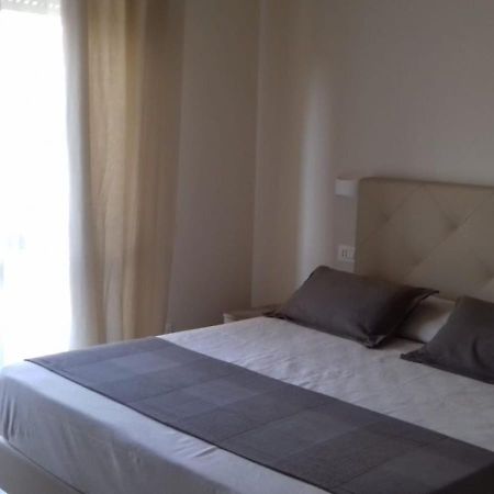מרינה די מסה Hotel La Perla מראה חיצוני תמונה