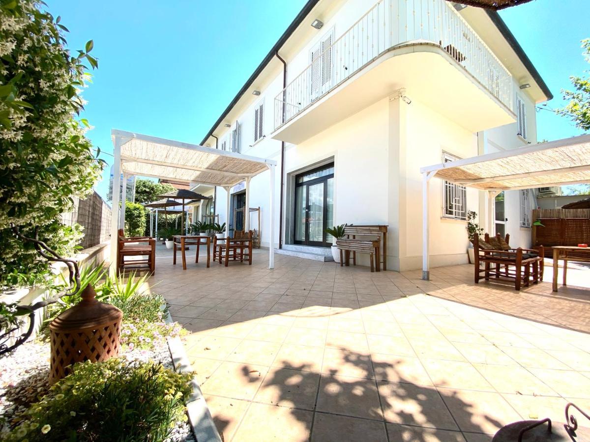 מרינה די מסה Hotel La Perla מראה חיצוני תמונה
