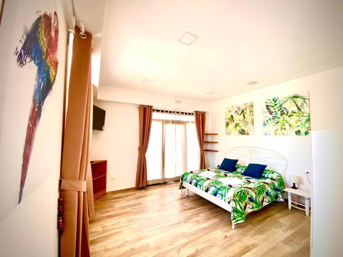 מרינה די מסה Hotel La Perla מראה חיצוני תמונה